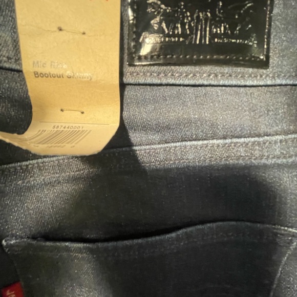 Flare Leg Levi’s - Picture 4 of 7